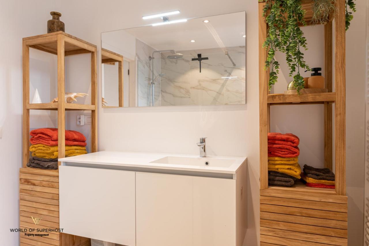 Modern Luxury Apartment With Free Parking Space In The City Center, Close To The Beach オステンド エクステリア 写真